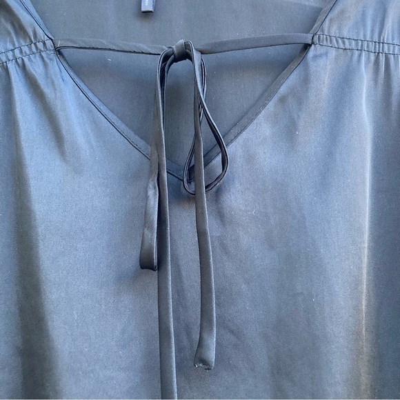 Daisy Fuentes Black Long Sleeve Blouse, Size Medium. - Picture 5 of 6